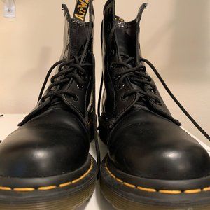 Dr. Martens 1460 WOMEN'S SMOOTH LEATHER LACE UP BOOTS
